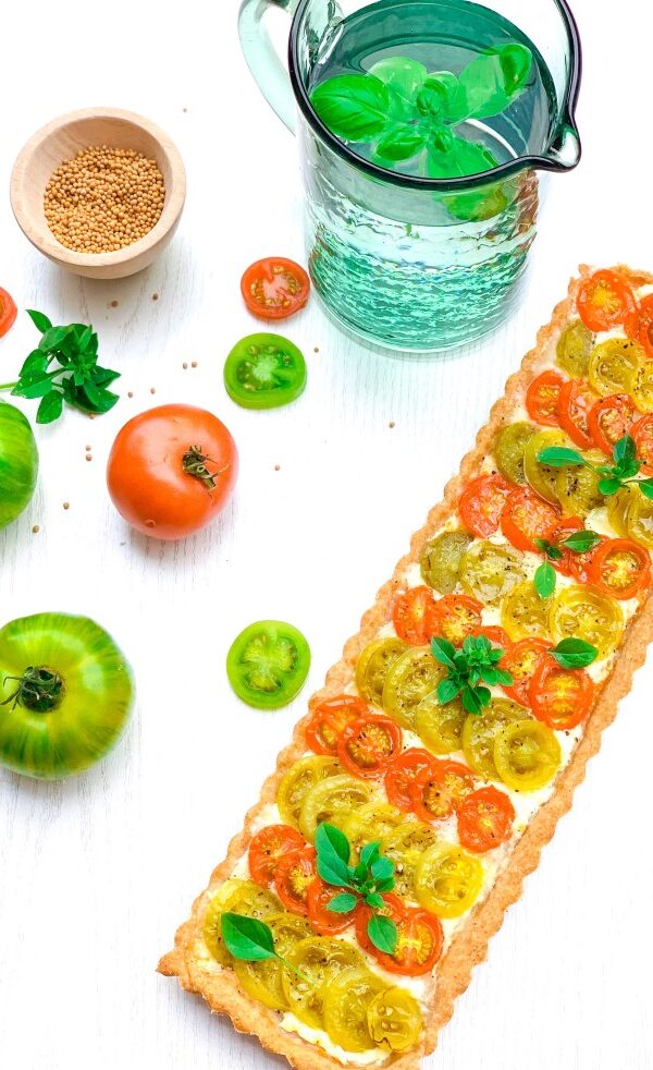 Tomato tart with Espelette pepper mustard